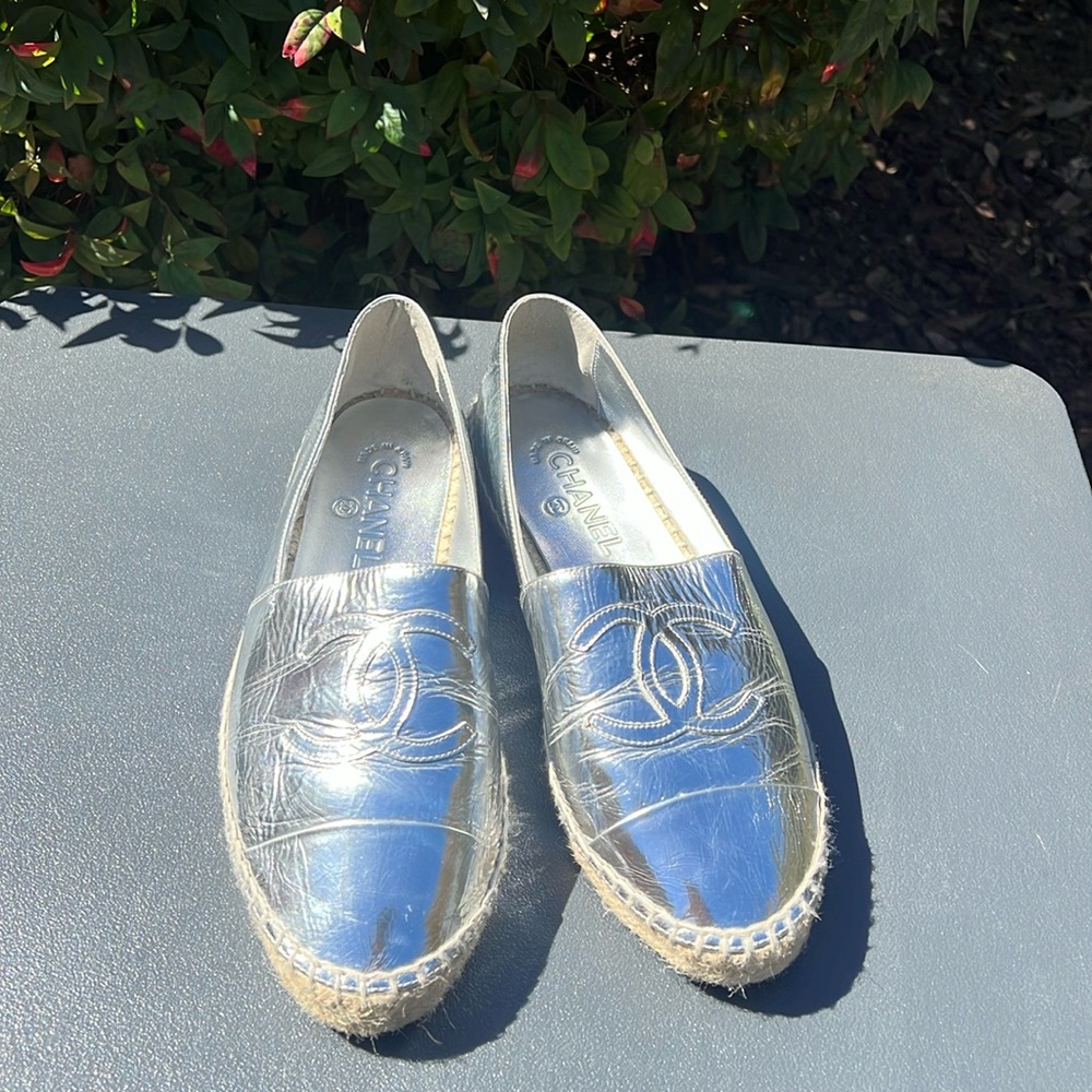 CHANEL sliver loafer size 8 eu 40